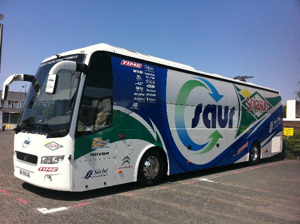 Bus aménagé pour le Tour