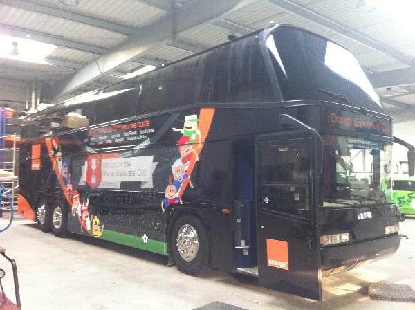 TOURBUS en UKRAINE pour ORANGE a la finale de l´Euro de Foot