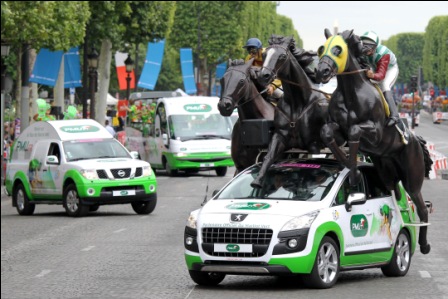 Véhicule Spectaculaire de la Caravane du tour PMU