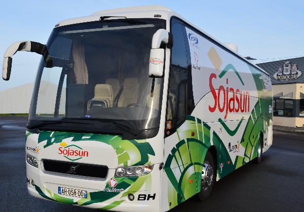 Nouvelle décoration pour le Bus de l´équipe Sojasun 2013