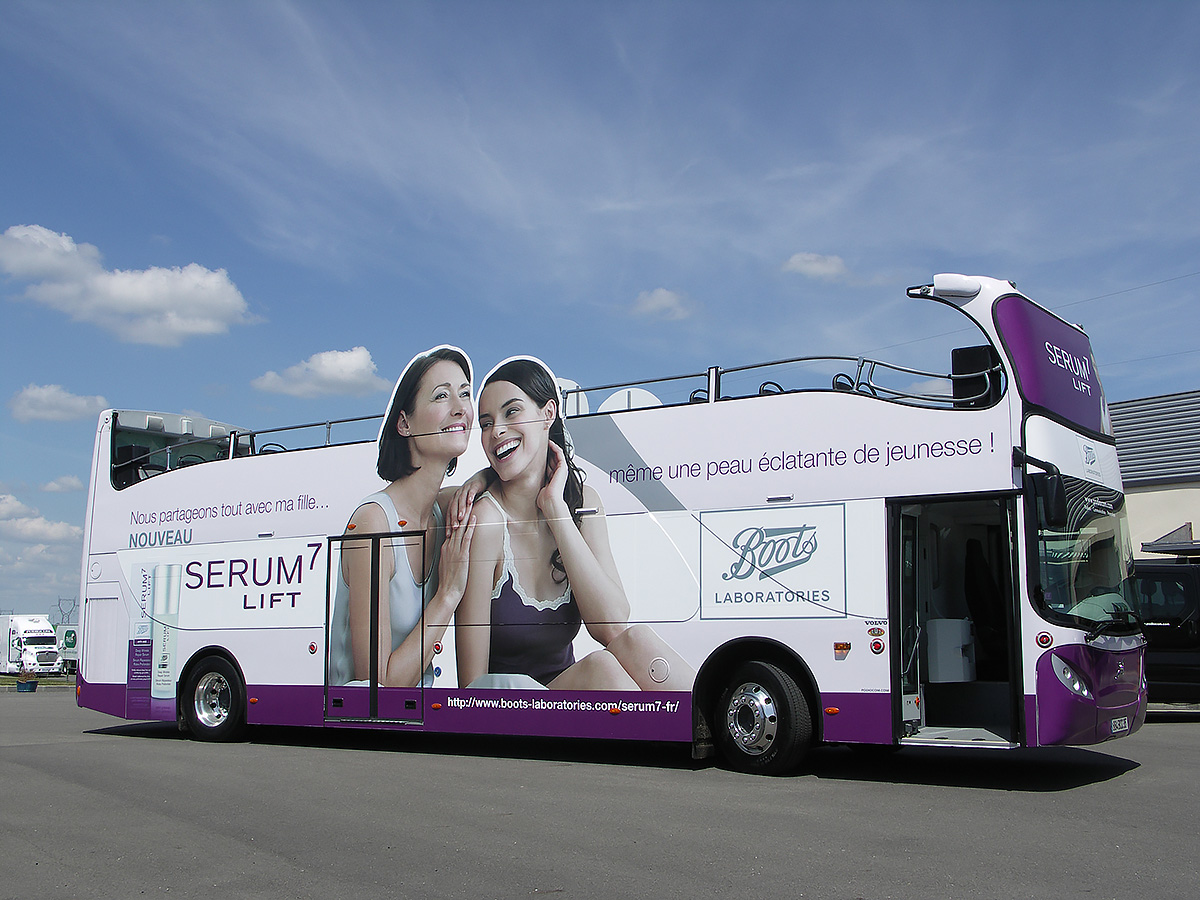 BUS IMPERIAL ÉVÉNEMENTIEL pour les laboratoires SERUM 7 bus open