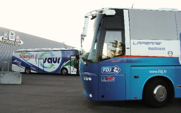 Bus des équipes du tour de France