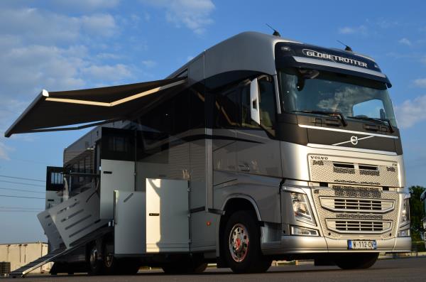 Camion a Chevaux aménagé pour les évnements