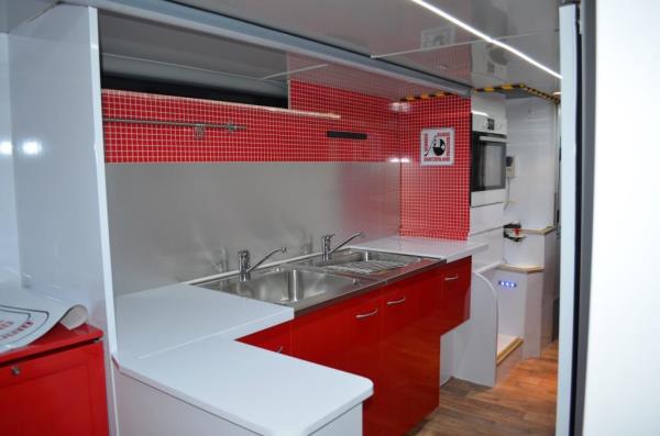 Cuisine mobile pour des grands chefs a bord d´un bus 2 étages