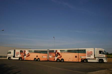 2 semis remorques événementielles pour la tournée rolland Garros