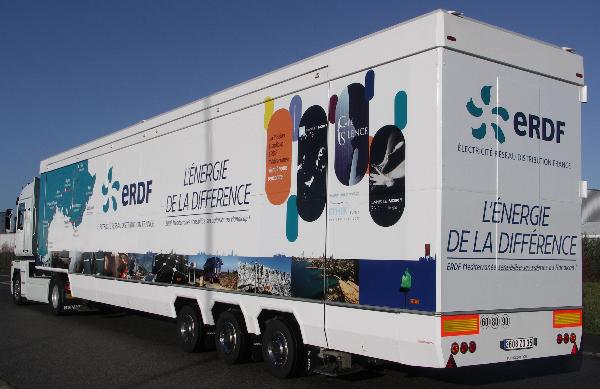 Semi remorque extensible de 80 m² pour le road show ERDF