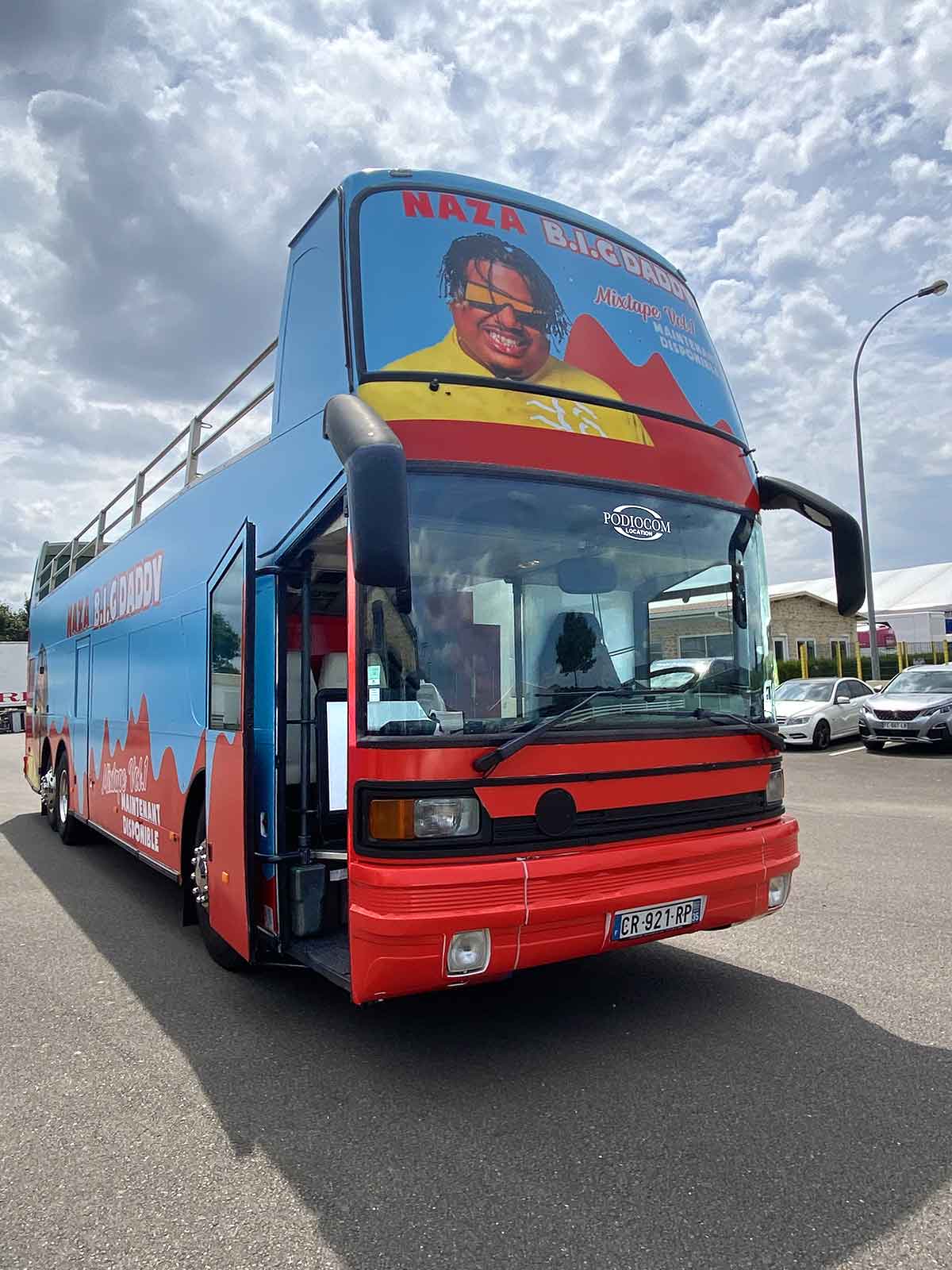 Bus impérial campagne évènementielle promotion nouvel album du rappeur NAZA