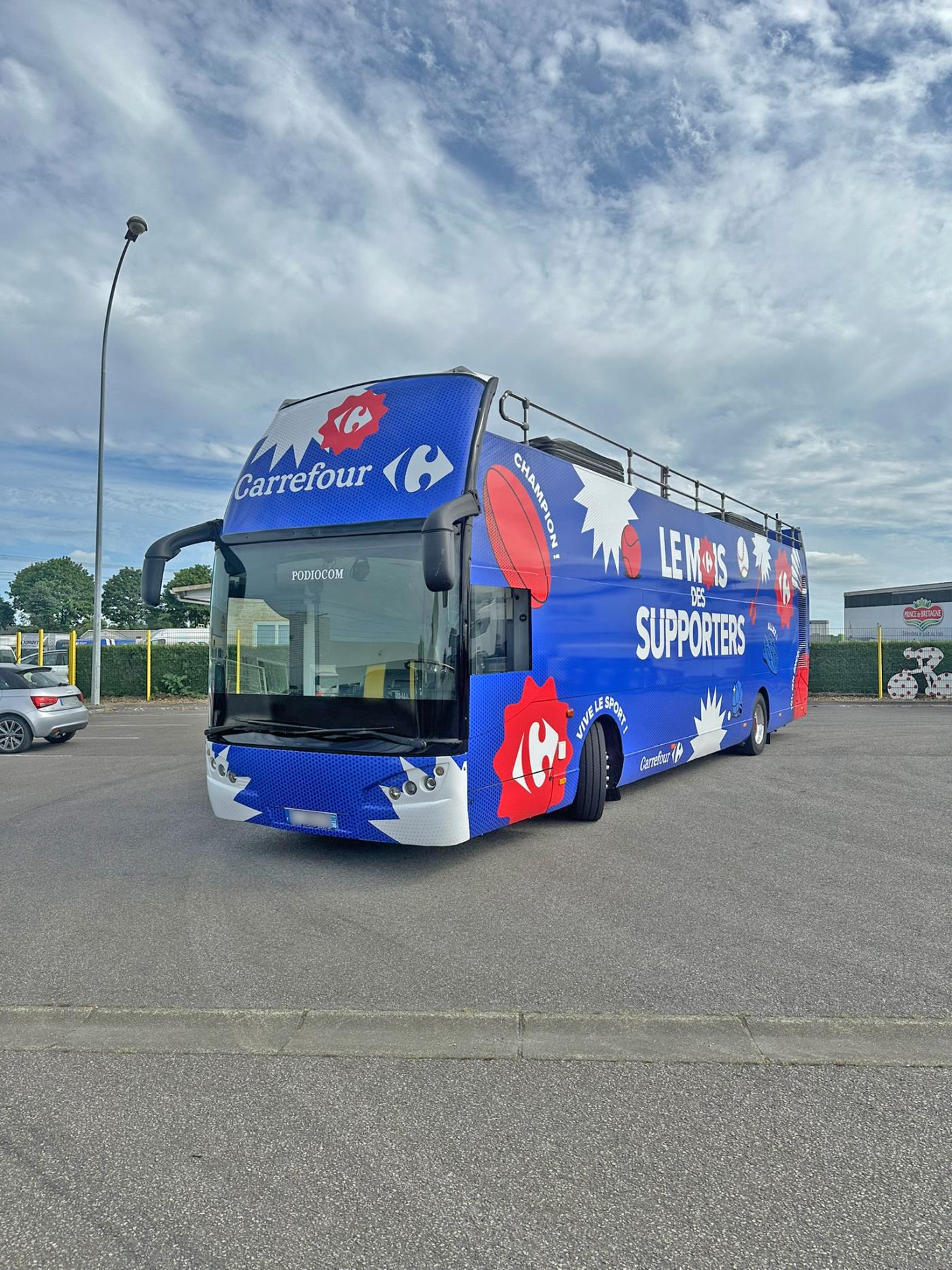Notre Bus Open pour le Mois des Supporters avec Carrefour !