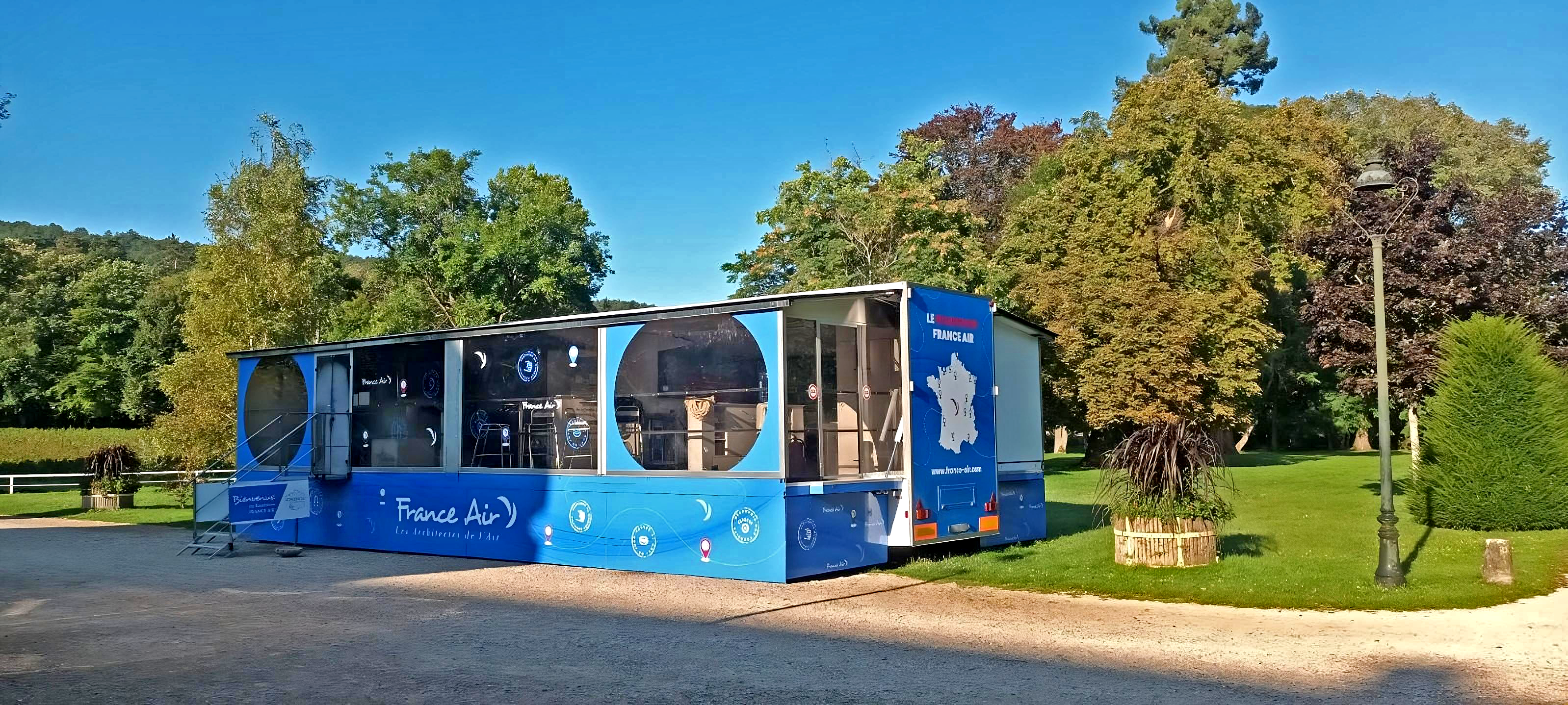 Maxi road show 90m²