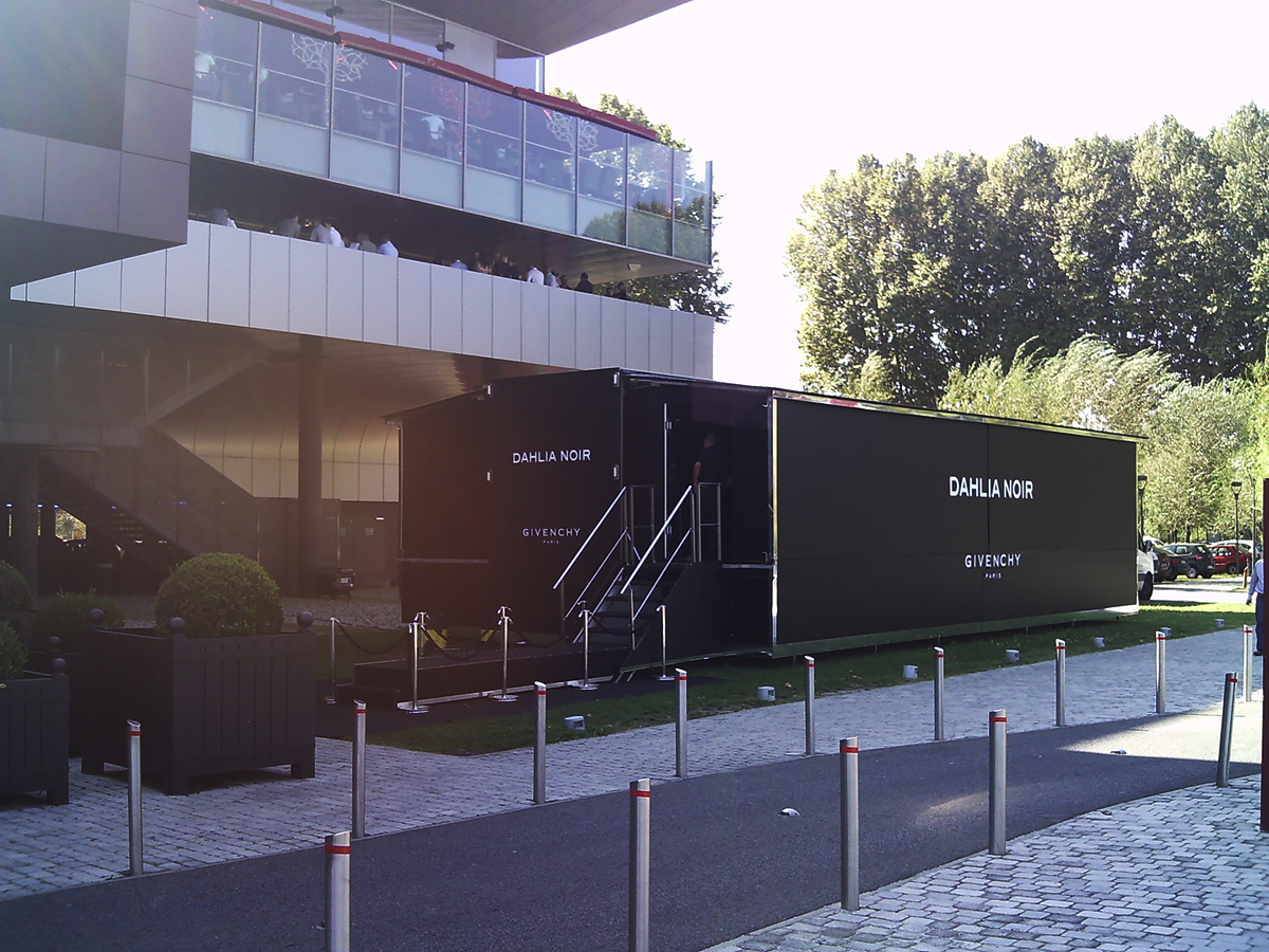 Maxi road show 90m²