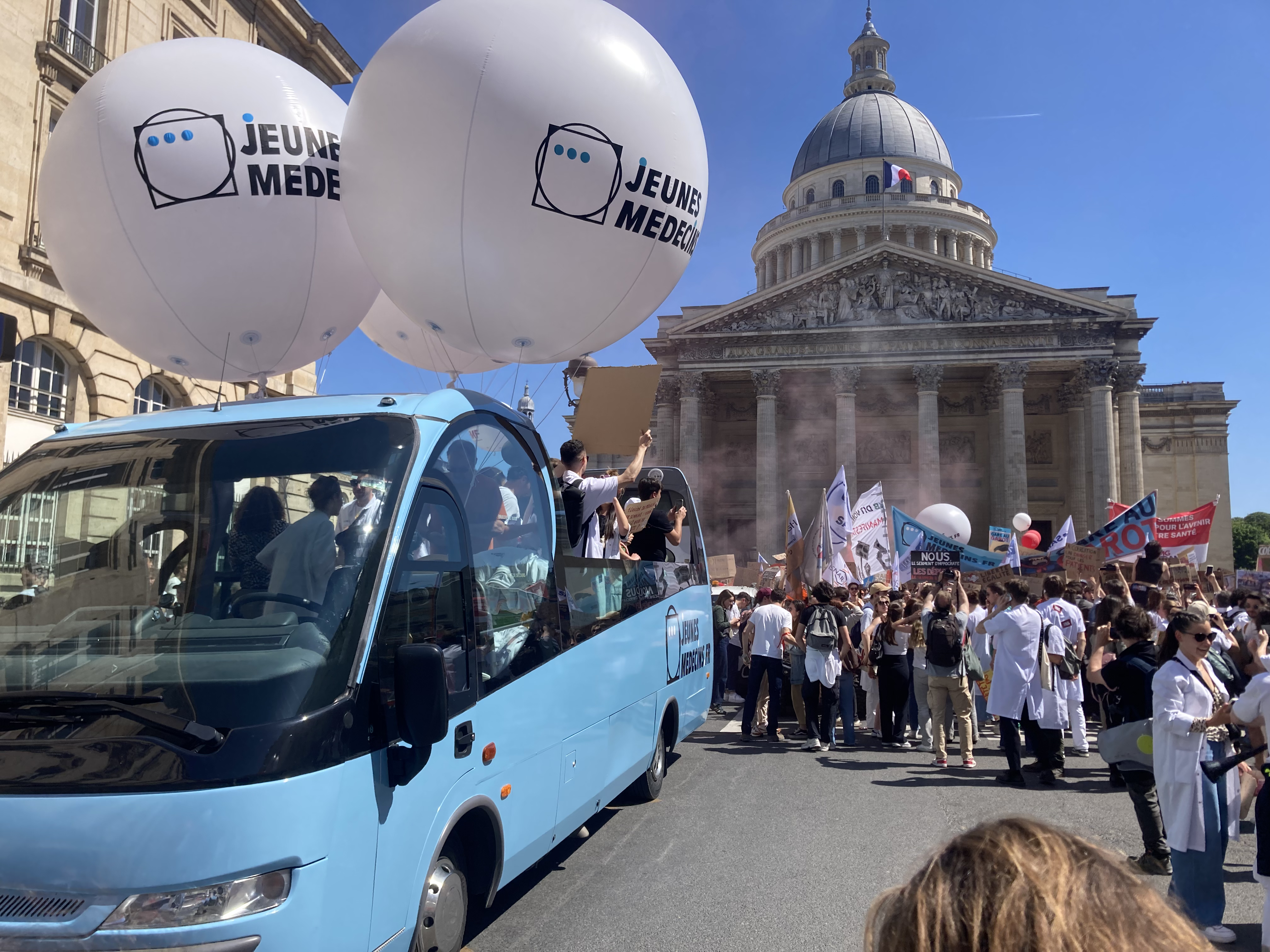 Minibus cabriolet pour le syndicat des jeunes médecins