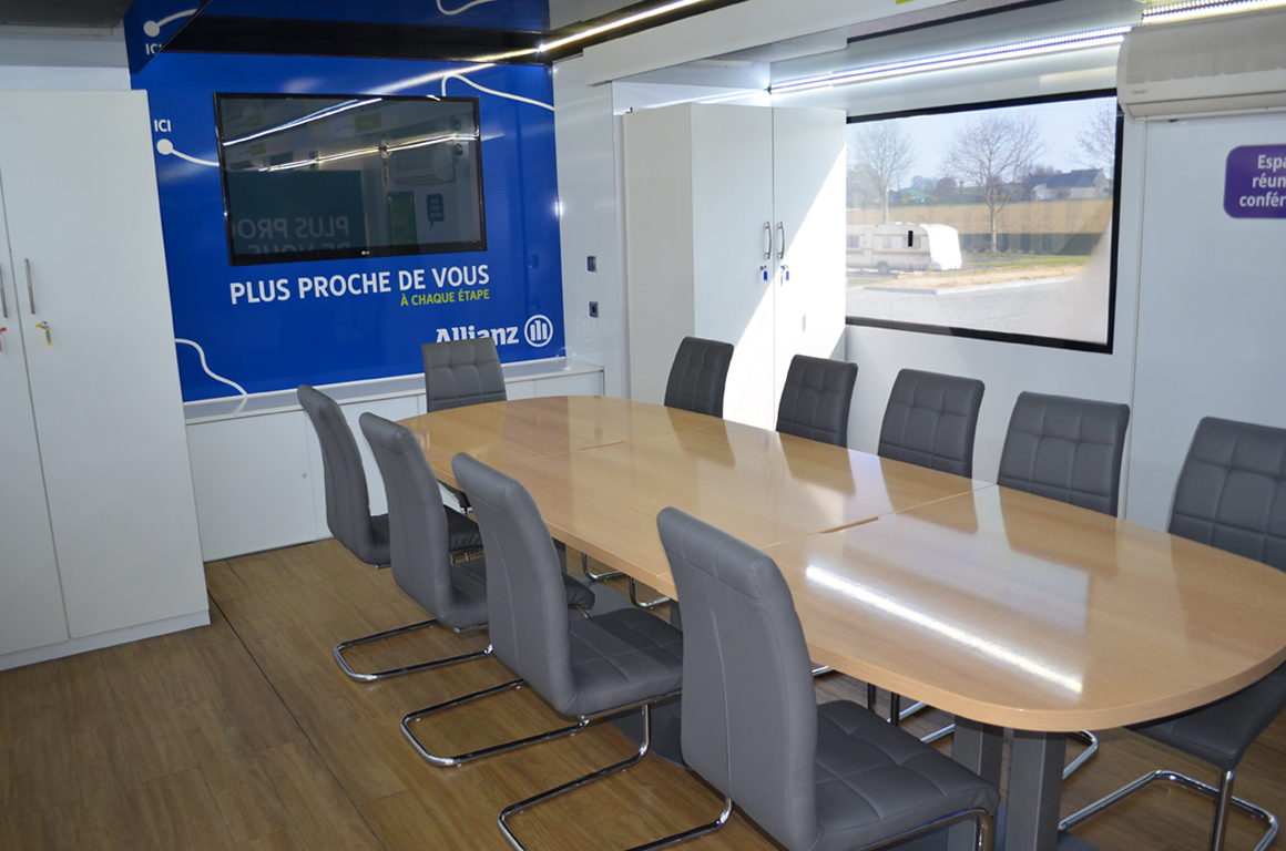 Semi VIP Podium 1 véhicule promotionnel – road show