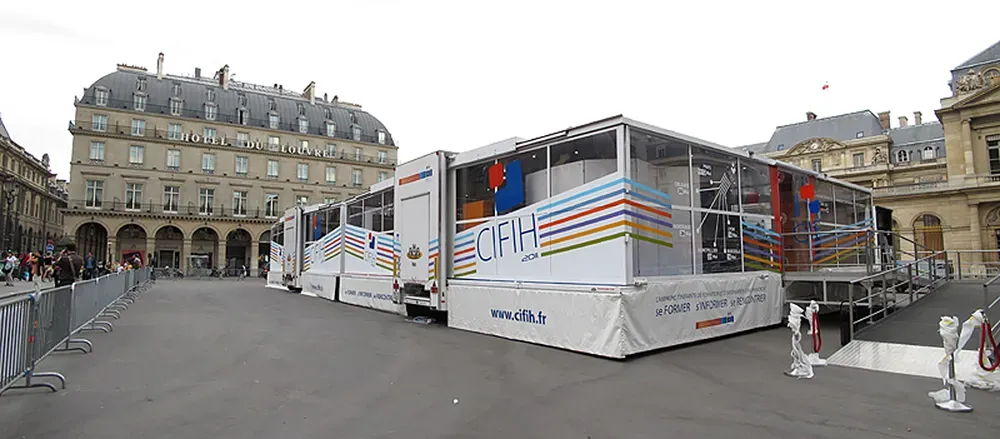 Super maxi road show 170m²